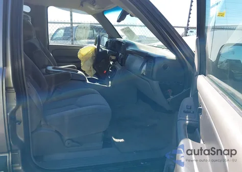 2003 Chevrolet Suburban 1500 Ls из США, поврежденный, VIN 3GNFK16Z83G283917